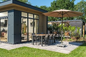 Essenburgh Deluxe met Hottub Essenburgh Deluxe met Hottub