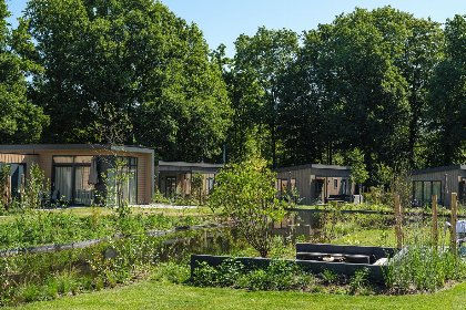 005 Essenburgh Deluxe met Hottub 