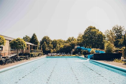 030 Essenburgh Deluxe met Hottub 