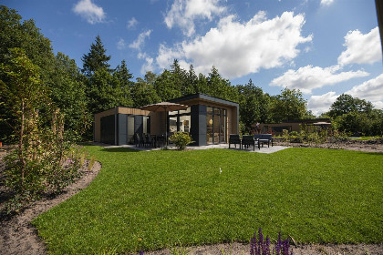001 Essenburgh met Hottub 