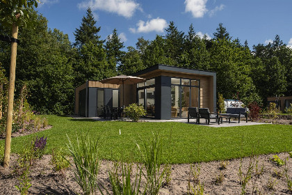 002 Essenburgh met Hottub 