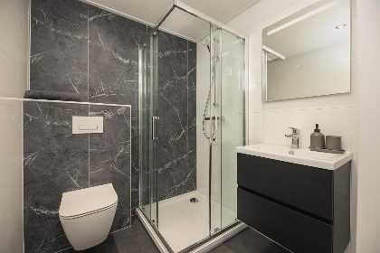 012 Essenburgh met Hottub 