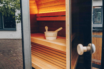 027 Groepsvilla met Hottub 