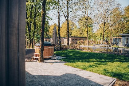 001 Loevestein Comfort met Hottub 