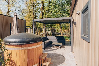 002 Loevestein Deluxe met Hottub | 5 personen
