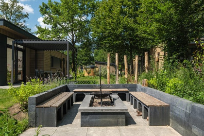 003 Loevestein Deluxe met Hottub 