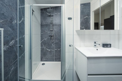 008 Loevestein Deluxe met Hottub 