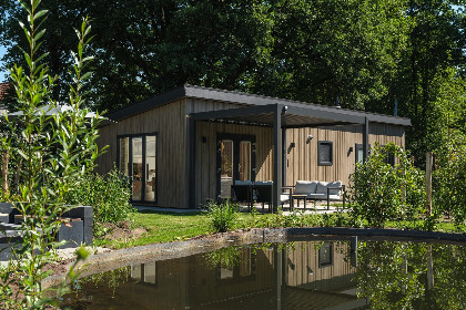 017 Loevestein Deluxe met Hottub 