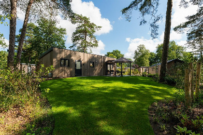 001 Modern 4 persoons vakantiehuis op een vakantiepark met zwembad op de Veluwe