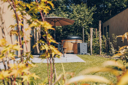 001 Tiny Lodge met hottub | 2   2 personen
