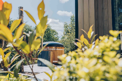 003 Tiny Lodge met Hottub | 2 personen