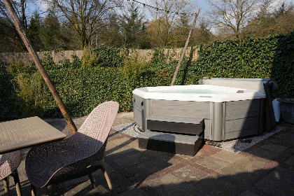 010 Luxe 2 persoons vakantiehuis met bubbelbad, infrarood en sunshower in de Achterhoek