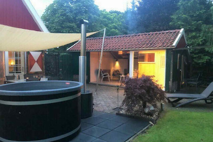 001 Luxe 5 persoons vakantiehuis met hottub, Finse sauna en sunshower in de Achterhoek