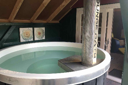 007 Luxe 6 persoons vakantiehuis met hottub en infrarood sauna in de Achterhoek