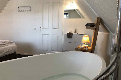 008 Luxe 6 persoons vakantiehuis met hottub en infrarood sauna in de Achterhoek