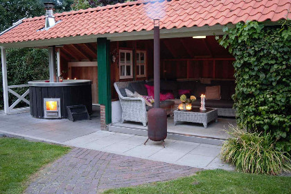 015 Luxe 6 persoons vakantiehuis met hottub, infrarood en Finse sauna in de Achterhoek