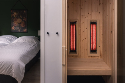 003 Kubus Lodge met infrarood cabine