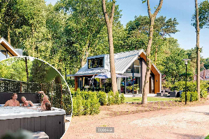 Modern ingerichte villa voor 6 personen met een bubbelbad op een vakantiepark