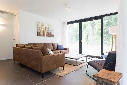 008 Modern ingerichte villa voor 7 personen op een vakantiepark