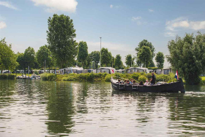 015 2 persoons Tiny House met uitzicht over de Nederrijn bij Maurik