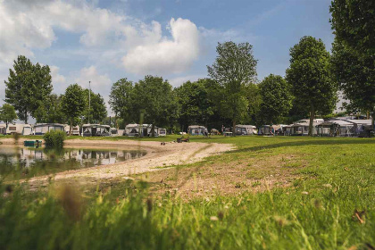 016 2 persoons Tiny House met uitzicht over de Nederrijn bij Maurik