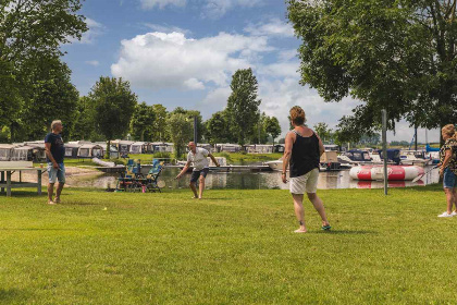 017 2 persoons Tiny House met uitzicht over de Nederrijn bij Maurik