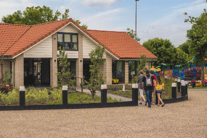 022 2 persoons Tiny House met uitzicht over de Nederrijn bij Maurik