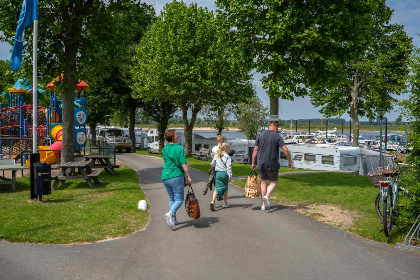 028 2 persoons Tiny House met uitzicht over de Nederrijn bij Maurik