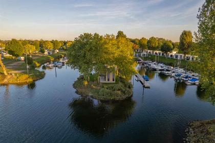 037 2 persoons Tiny House met uitzicht over de Nederrijn bij Maurik