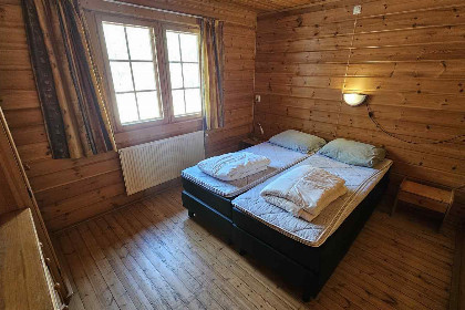 002 Finse bungalow met sauna midden in het bos in Gelderland voor 10 personen