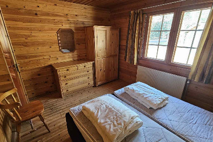 011 Finse bungalow met sauna midden in het bos in Gelderland voor 10 personen