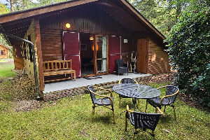 Knus vierpersoons Scandinavische vakantiebungalow