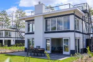 8 persoons villa met dakterras met uitzicht over het water op vakantiepark in Nijkerk