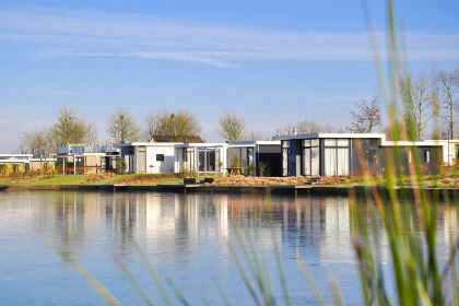 014 4 persoons compact chalet op Vakantiepark Veluwemeer