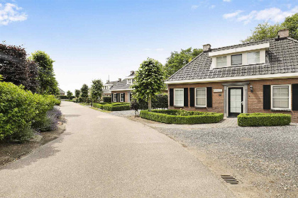 017 6 persoons chalet met 3 slaapkamers in Nunspeet