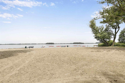 025 6 persoons luxe chalet in Nunspeet op een park aan het Veluwemeer