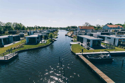 013 Leuk vakantiehuis voor 6 personen op een vakantiepark aan het water