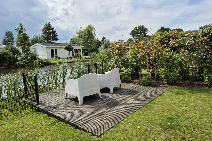 002 Luxe 6 persoons villa met sauna in Nunspeet op een park aan het Veluwemeer