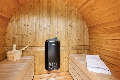 011 Luxe 6 persoons villa met sauna in Nunspeet op een park aan het Veluwemeer