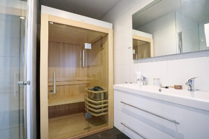 002 2P Wellness lodge met sauna op vakantiepark Marina Strandbad