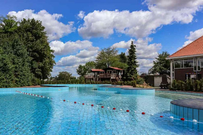 013 2P Wellness lodge met sauna op vakantiepark Marina Strandbad
