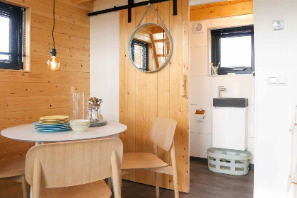 005 Knus Tiny House voor 4 personen op een waterrijk vakantiepark aan de IJssel