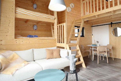 006 Knus Tiny House voor 4 personen op een waterrijk vakantiepark aan de IJssel