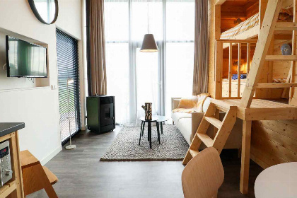 007 Knus Tiny House voor 4 personen op een waterrijk vakantiepark aan de IJssel