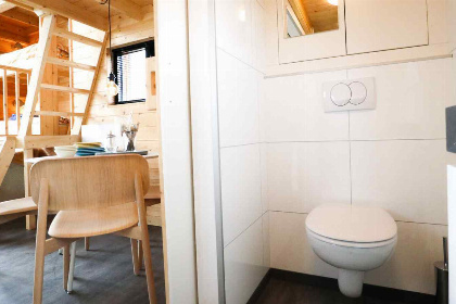 008 Knus Tiny House voor 4 personen op een waterrijk vakantiepark aan de IJssel