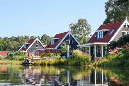 011 Basic 4 persoons chalet op vakantiepark de Zanding met natuurmeer en zandstrand