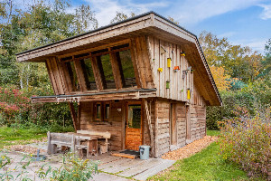 Houten chalet voor 8 personen in bosrijke omgeving