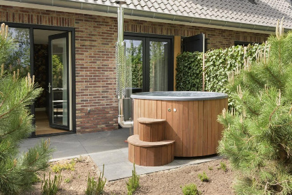 003 Luxe 6 persoons welness vakantiewoning met hottub en sauna op de Veluwe