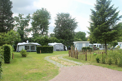 032 Gezellig chalet voor 2 personen op Camping Boslust nabij het bos in Putten, Gelderland