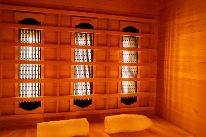 002 10 persoons bungalow met een infraroodsauna op Recreatiepark de Scherpenhof